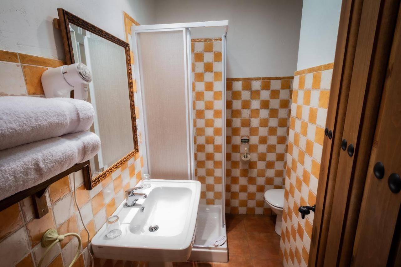 Posada Pena Pintada By Vivere Stays Cercedilla Extérieur photo